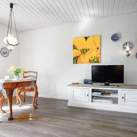 Friesische Wohnstube Pesel - *